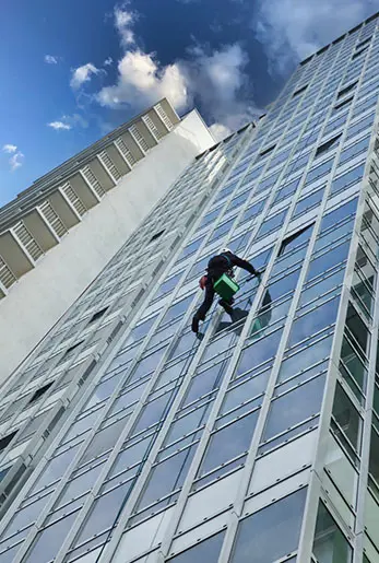 ניקיון גבהים